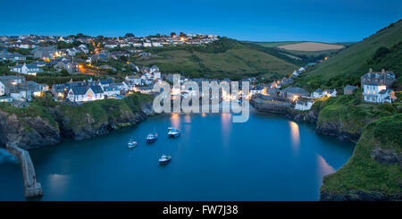 Soir sur le port Isaac, Cornwall, Angleterre Banque D'Images