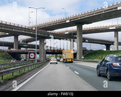 L'autoroute A12-A4 flyover Prins Clausplein interchange pile à La Haye, Pays-Bas Banque D'Images