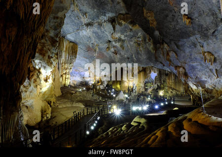 Paradise cave, un étonnant, merveilleux cavern à Bo Trach, Quang Binh, au Vietnam, métro bel endroit pour voyager, patrimoine n Banque D'Images