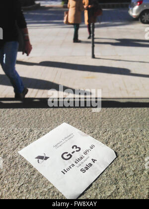 Badajoz, Espagne - 13 janvier 2016 : nomination de l'Agence fiscale espagnole ticket sur l'entrée-de-chaussée du bâtiment. Après la déclaration fiscale Banque D'Images