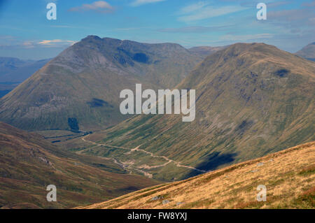 Le Beinn Dorain Munro & Corbett Beinn a' Chaisteil Coralan à partir de la tour au-dessus de Gleann près du haut de la Corbett Beinn Chaorach Banque D'Images