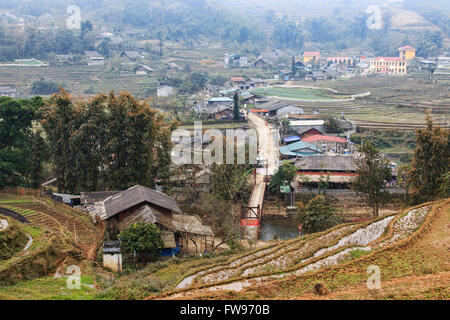 Sapa, Vietnam - 17 Février 2016 : village de Lao Cai près de Sapa au Vietnam du Nord. Sapa est célèbre pour les rizières en terrasses Banque D'Images