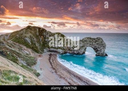 Durdle Door, Côte Jurrasic, Dorset, Angleterre, Royaume-Uni, Europe. Banque D'Images