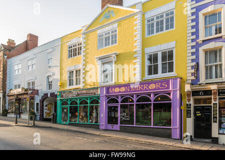 Boutiques - Mystic Garden & Lune Miroirs, Glastonbury, Somerset, Angleterre.Somerset, Angleterre. Banque D'Images