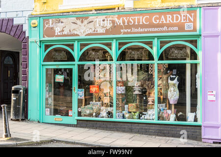 Shop - Le Mystic Garden / Linda Ravenscroft Gallery, Glastonbury, Somerset, Angleterre. Banque D'Images