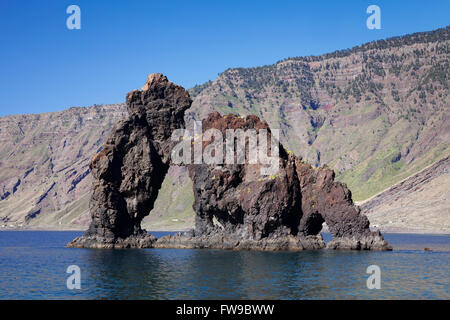 Las Playas Bay avec la roche arch Roque de Bonanza, El Hierro, Îles Canaries, Espagne Banque D'Images