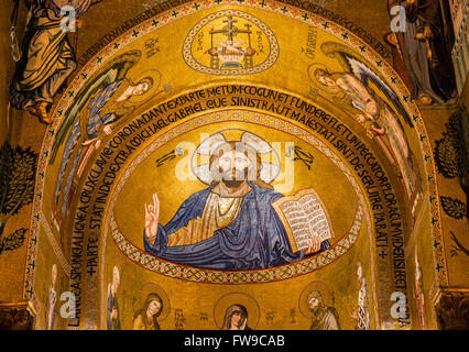 Mosaïque byzantine du Christ Pantocrator de l'abside de la chapelle Palatine, la Chapelle Palatine du Palais des Normands ou Royal Banque D'Images