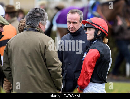 Victoria Pendleton rides Pacha du polder, formés par Paul Nicholls, dans le Betfair Selles de commutation Hunters' Steeple Chase à Wincanton. Pendleton est Go femelle la plus réussie et Olympien espère concurrencer dans le Foxhunters Chase à Cheltenham Fest Banque D'Images