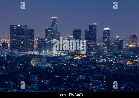 Los Angeles skyline at night Banque D'Images
