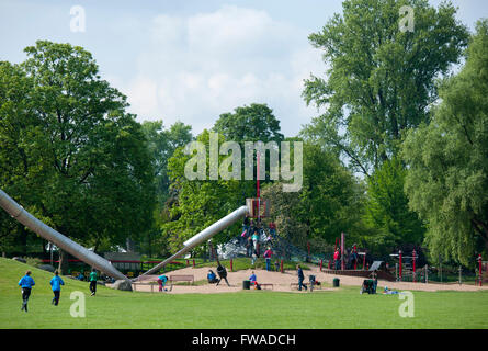 Köln, Deutschland, Deutz, Rheinpark, Kinderspielplatz Banque D'Images