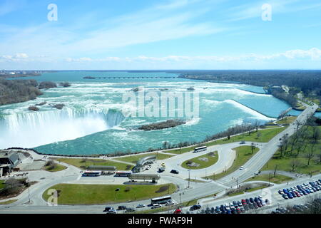 Vue sur les chutes du Niagara du territoire canadien Banque D'Images