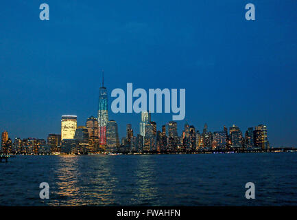 De superbes gratte-ciel de Manhattan skyline dont un world trade center. Banque D'Images