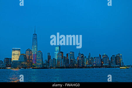 De superbes gratte-ciel de Manhattan skyline dont un world trade center. Banque D'Images