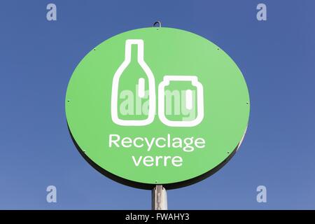 Signe de recyclage du verre en France Banque D'Images