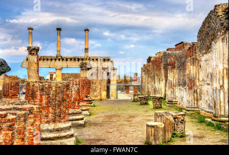 Les ruines antiques du forum de Pompéi Banque D'Images