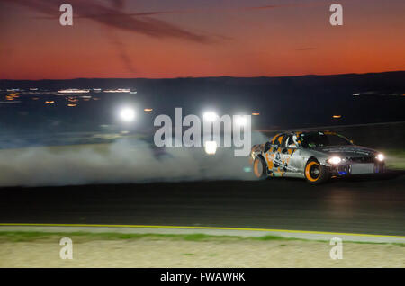 Sydney, Australie. 09Th apr 2016. Les pilotes de dérive convergent sur Sydney Motorsport Park pour la dérive 4 Circuit Sud réel pratique Crépuscule Séance, organisée par l'Australie dérive Hi-Tec Sport Organisation. Credit : Mitchell Burke/Pacific Press/Alamy Live News Banque D'Images