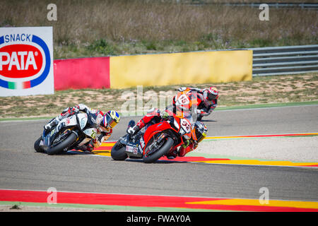 Motorland Aragon, en Espagne. 09Th apr 2016. Motul Championnat du Monde FIM de Superbike. L. Salvador # 32, Aprilia RSV4 de Superbike rider en action pendant la course dans le Championnat du Monde FIM Superbike de Motul du circuit de Motorland. Credit : Action Plus Sport/Alamy Live News Banque D'Images