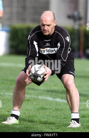 Treviso, Italie. 09Th apr 2016. Gregor Townsend Glasgow Warriors entraîneur en chef a l'air au cours de la Guinness Rugby Pro12 match entre Benetton Treviso et Glasgow Warriors. Glasgow Warriors bat 38-16 Benetton Treviso Guinness Rugby Pro12 match à Monigo Stadium à Trévise. © Andrea Spinelli/Pacific Press/Alamy Live News Banque D'Images