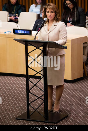 New York City, United States. 30Th Mar, 2016. Messager de la paix de l'ONU la princesse Haya Al Hussein parler lors du Forum de partenariat de l'ECOSOC sur le thème "des engagements aux résultats : le vieillissement du levier de partenariats pour l'Agenda 2030" aujourd'hui au siège des Nations Unies à New York. © Luiz Rampelotto/Pacific Press/Alamy Live News Banque D'Images