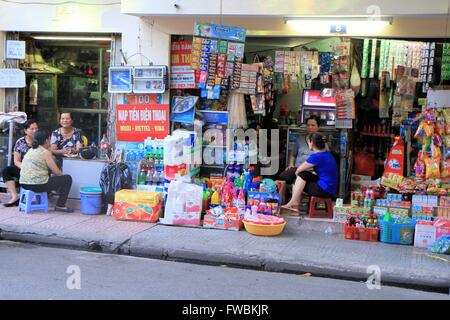 Les magasiniers dans le vieux quartier de Hanoi, Vietnam, Asie Banque D'Images