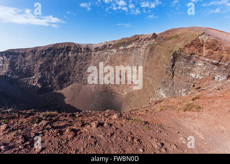 Le cratère du volcan Vésuve Banque D'Images