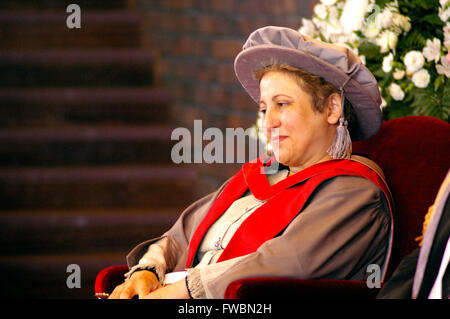 Portrait du Prix Nobel Shirin Ebadi, ex-juge de l'Iran qui reçoit un doctorat honorifique de l'Université York Banque D'Images