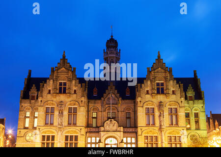 Architecture à Ypres Grote Markt Banque D'Images