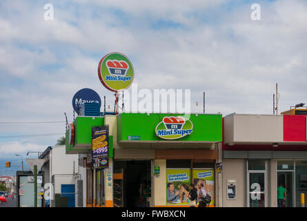 Un Mini Super le long Avenide 2 à San José, San José, Costa Rica Province. Banque D'Images