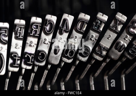 Close up of les lettres sur une vieille machine à écrire Banque D'Images