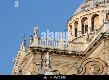 Parme, Italie - le 28 septembre 2015 : Basilique Santa Maria della Steccata. Banque D'Images