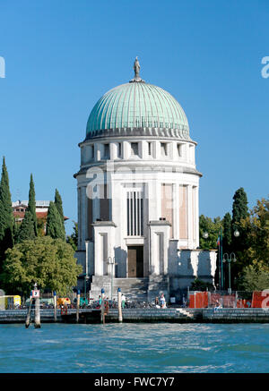 Église Santa Maria Elisabetta, Lido, Venise, Italie. L'église a été construite au 17e siècle. Banque D'Images