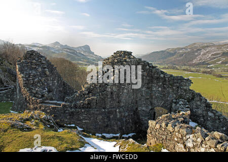 Les chutes de neige à Castell y Bere, un château à proximité de Llanfihangel-y-fanion dans la vallée de Gwynedd, Pays de Galles Dysynni Banque D'Images