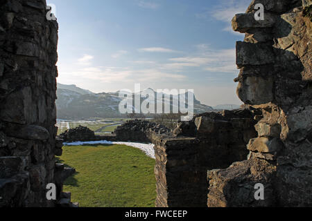 Les chutes de neige à Castell y Bere, un château à proximité de Llanfihangel-y-fanion dans la vallée de Gwynedd, Pays de Galles Dysynni Banque D'Images