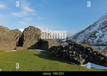 Les chutes de neige à Castell y Bere, un château à proximité de Llanfihangel-y-fanion dans la vallée de Gwynedd, Pays de Galles Dysynni Banque D'Images