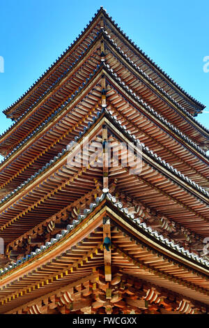 La pagode à cinq étages du temple bouddhiste Daigoji à Kyoto, au Japon, le plus vieux bâtiment à Kyoto Banque D'Images