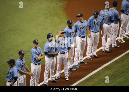 Saint Petersburg, Florida, USA. 3ème apr 2016. LOREN ELLIOTT | fois.Les Rays de Tampa Bay sont annoncés le jour d'ouverture avant de jouer les Blue Jays de Toronto au Tropicana Field à Saint-Pétersbourg, en Floride, le dimanche 3 avril 2016. Credit : Loren Elliott/Tampa Bay Times/ZUMA/Alamy Fil Live News Banque D'Images