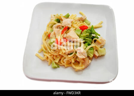 Poulet avec brocoli mélangé avec de fines nouilles Banque D'Images