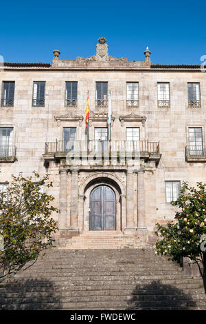 Office d'impôt de Pontevedra, Galice, Espagne. Ce bâtiment faisait partie du couvent de San Francisco Banque D'Images