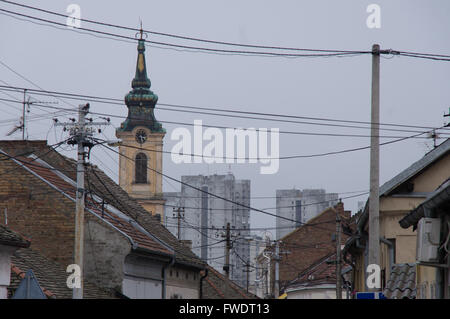 Les lignes d'alimentation dans la vieille ville de Zemun Banque D'Images