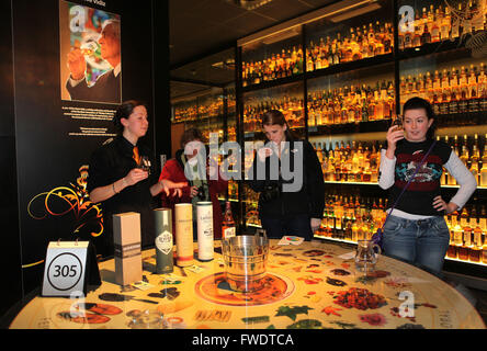 Edimbourg, Ecosse : dégustation de whisky à la Scotch Whisky d'expérience sur le Royal Mile Banque D'Images