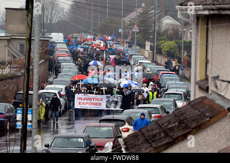 Mars à Londonderry en Irlande du Nord pour commémorer le 44e anniversaire de Bloody Sunday. Banque D'Images