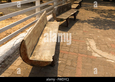 Bancs en bois dans le parc Banque D'Images