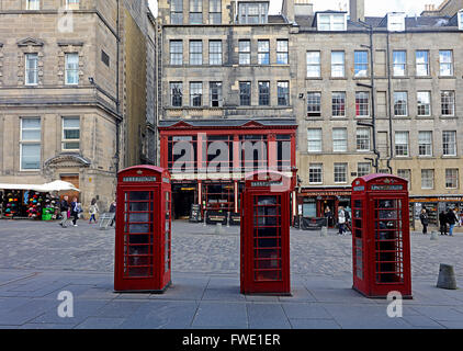 Des cabines téléphoniques.Royal Mile Edinburgh.Ecosse..UK Banque D'Images