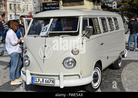 60 ans de la Volkswagen Transporter à partir de Hanovre. Banque D'Images