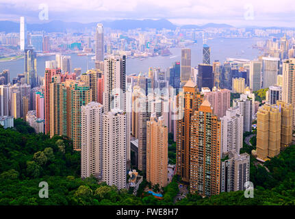 L'île de Hongkong, Central à l'avant, Hong Kong Kowloon und Rivière en arrière-plan, vue depuis le Pic Victoria, Hong Kong, Chine Banque D'Images