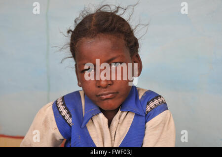 Girl, Village nubien, le long du Nil bend Banque D'Images