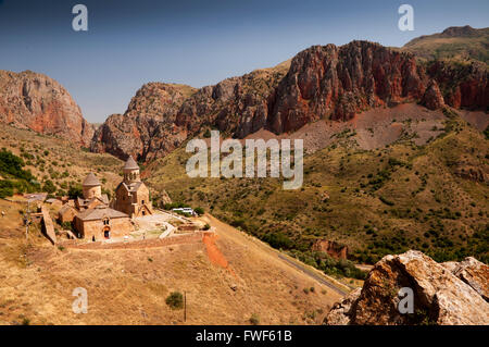 Noravank est un complexe monastique arménien du 13e siècle dans la vallée de l'Amaghu. Banque D'Images