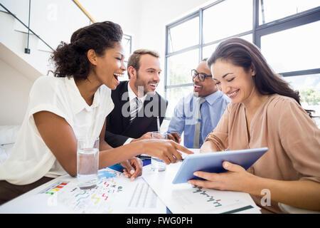 Businesspeople laughing lors d'une réunion Banque D'Images