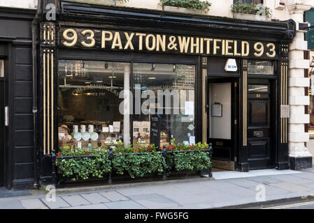 International Cheese Store Paxton et Whitfield à Londres, Royaume-Uni. Banque D'Images