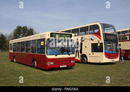 STAGECOACH EAST KENT 2016 centenaire d'AUTOBUS À LA CRÈME SPÉCIALE LIVRÉE MARRON ET À 100 ans Banque D'Images